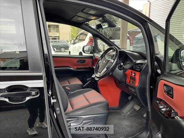 Toyota VOXY 2018-03 253567-12