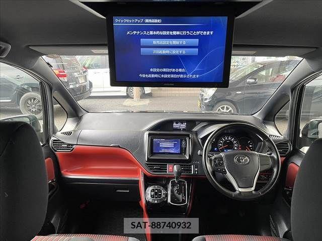 Toyota VOXY 2018-03 253567-1