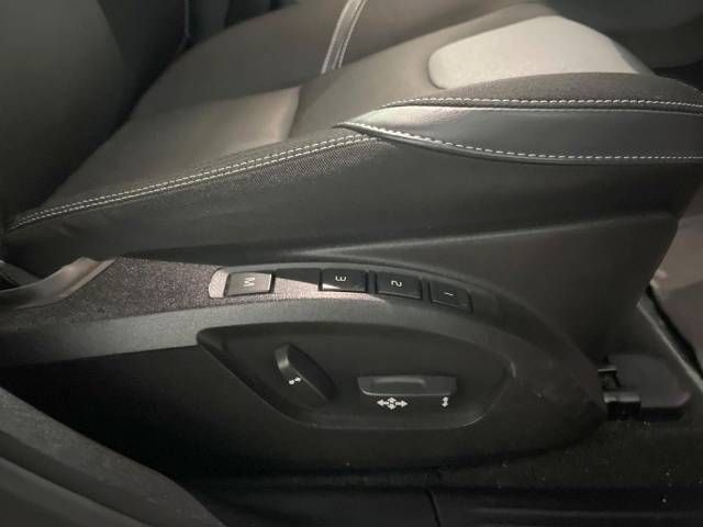 Volvo V40 2016-12 184771-10