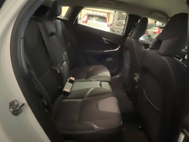 Volvo V40 2016-12 184771-13