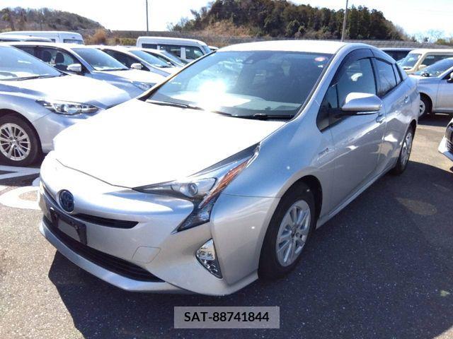 Toyota PRIUS 2016-10 221607-0