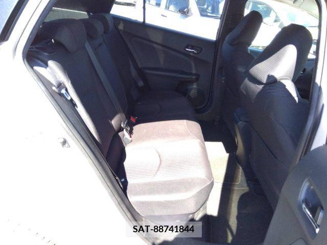 Toyota PRIUS 2016-10 221607-4