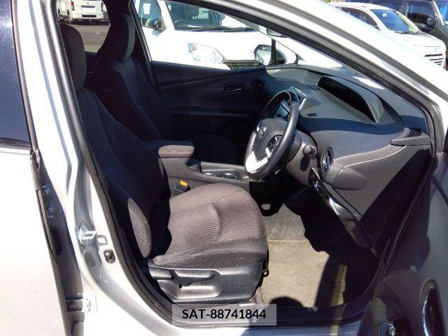 Toyota PRIUS 2016-10 221607-5