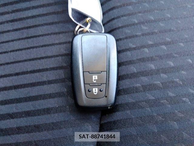 Toyota PRIUS 2016-10 221607-9