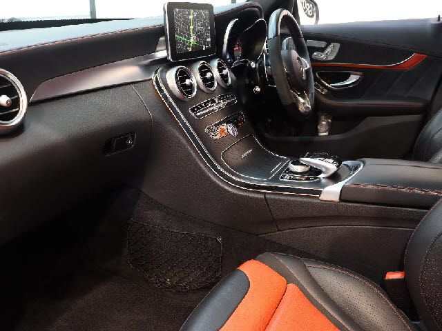 Amg C-CLASS 2018-01 27372-1