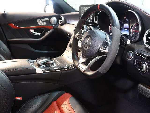 Amg C-CLASS 2018-01 27372-11