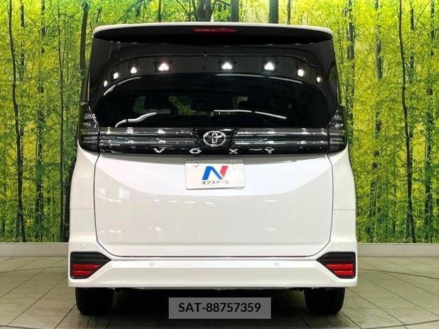 Toyota VOXY 2023-09 333061-16
