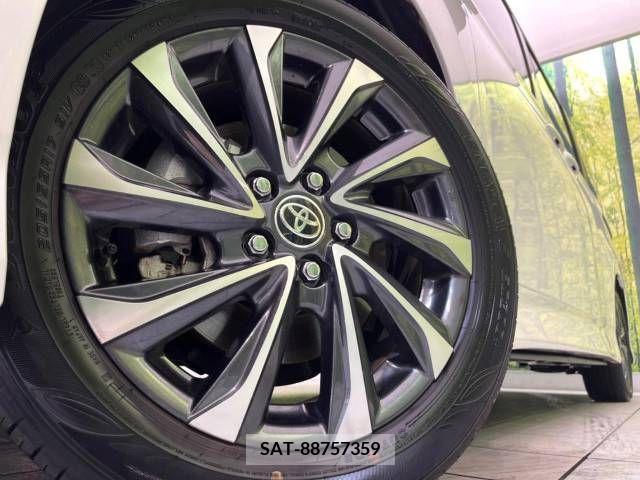 Toyota VOXY 2023-09 333061-14