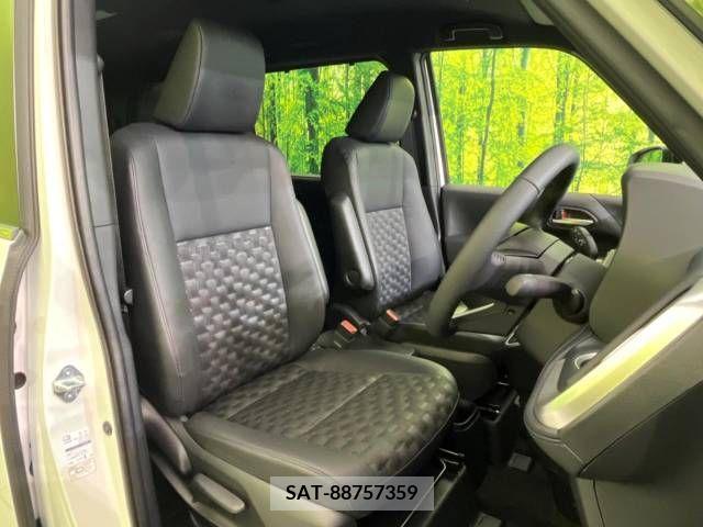 Toyota VOXY 2023-09 333061-8