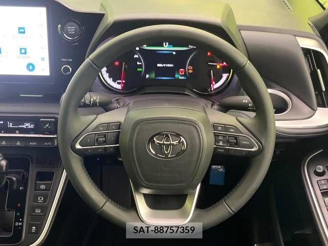 Toyota VOXY 2023-09 333061-12