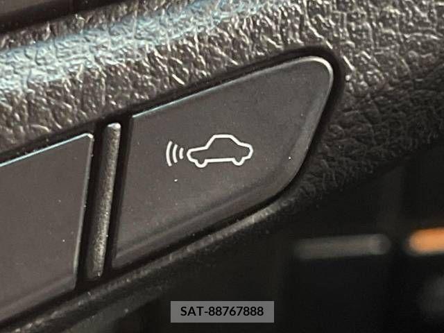 Toyota ALPHARD 2017-11 209876-5
