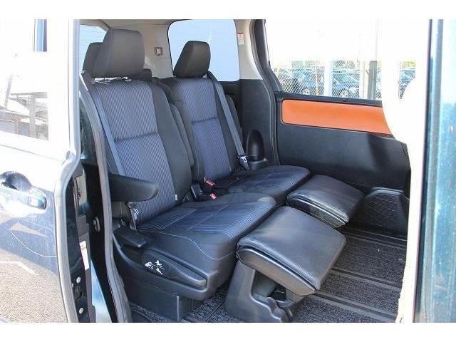 Toyota VOXY 2014-10 191693-13