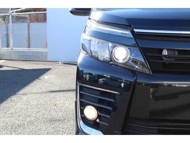 Toyota VOXY 2014-10 191693-9