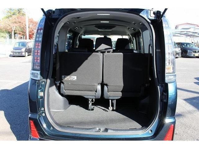 Toyota VOXY 2014-10 191693-16