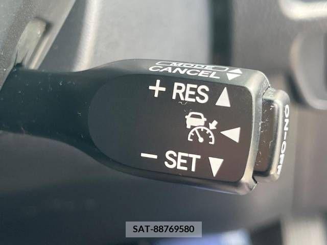 Lexus HS 2013-06 275368-5