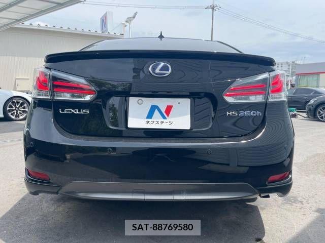 Lexus HS 2013-06 275368-15