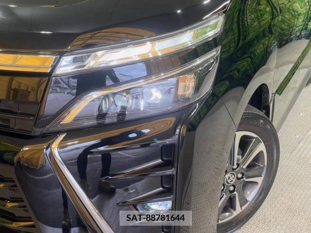 Toyota VOXY 2019-09 347968-13