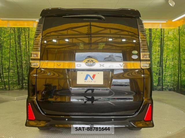 Toyota VOXY 2019-09 347968-18