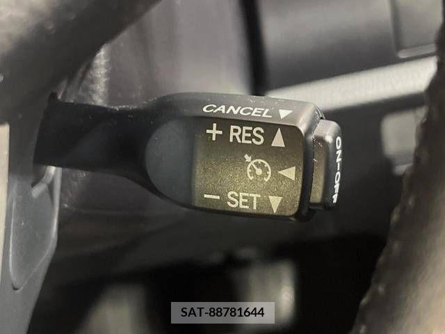Toyota VOXY 2019-09 347968-5