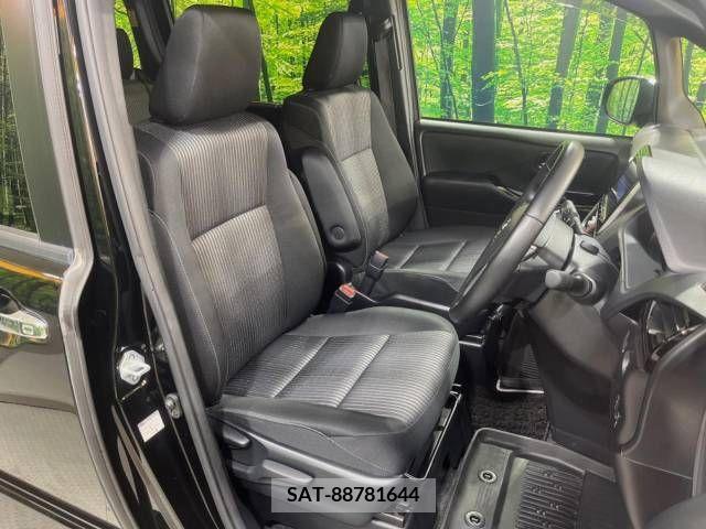 Toyota VOXY 2019-09 347968-8