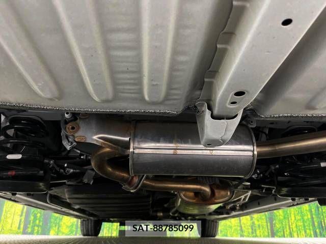 Toyota VOXY 2020-08 336208-18