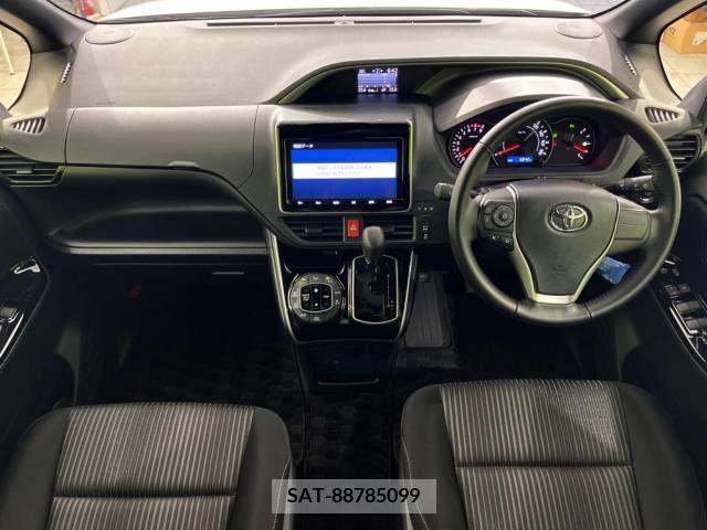 Toyota VOXY 2020-08 336208-1
