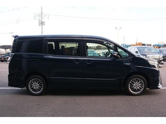 Toyota VOXY HYBRID 2017-07 184177-3
