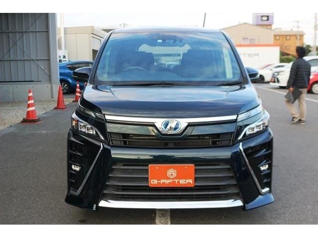 Toyota VOXY HYBRID 2017-07 184177-1
