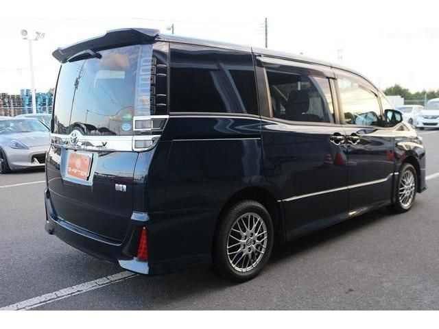 Toyota VOXY HYBRID 2017-07 184177-4