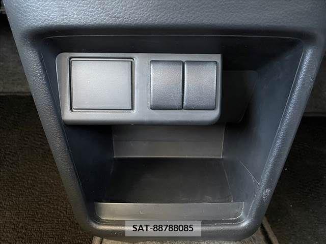 Suzuki ALTO 2018-06 325235-27