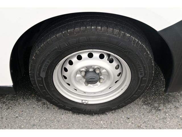 Nissan NV150 AD 2017-05 4254-10