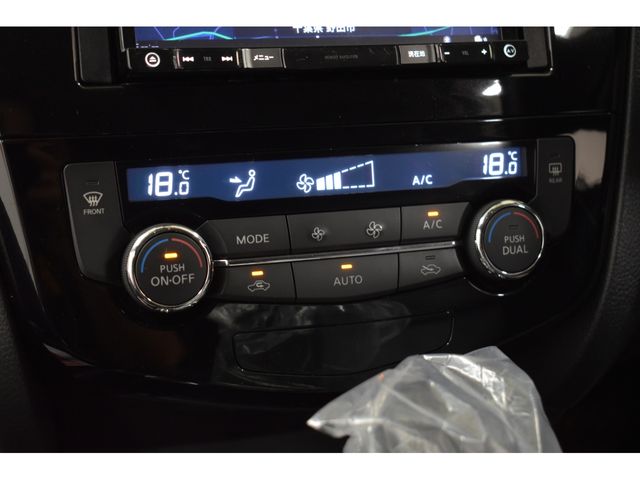 Nissan X-TRAIL 2015-03 16963-17