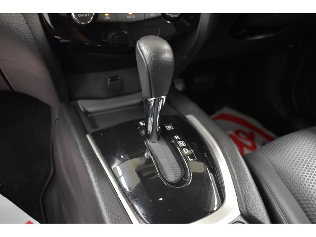 Nissan X-TRAIL 2015-03 16963-18