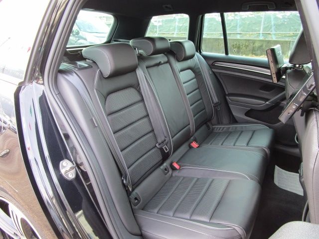 VolksWagen GOLF R 2018-03 245-5