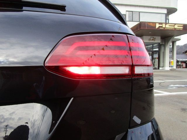 VolksWagen GOLF R 2018-03 245-19