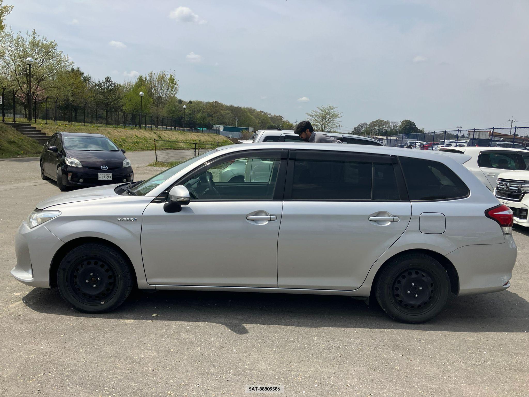 Toyota COROLLA FIELDER 2018-08 258260-5