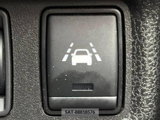 Nissan NOTE 2019-05 302448-4
