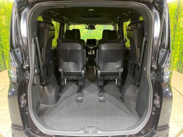 Toyota VOXY 2023-06 182274-11