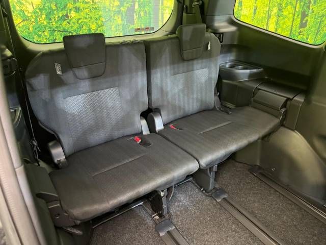 Toyota VOXY 2023-06 182274-10
