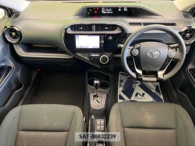 Toyota AQUA 2018-05 314349-1