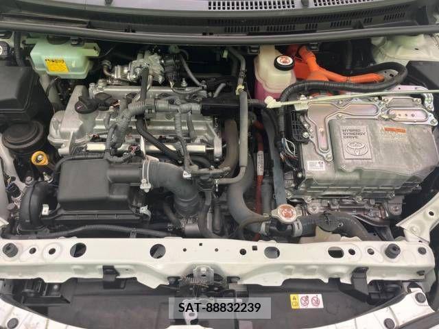 Toyota AQUA 2018-05 314349-18