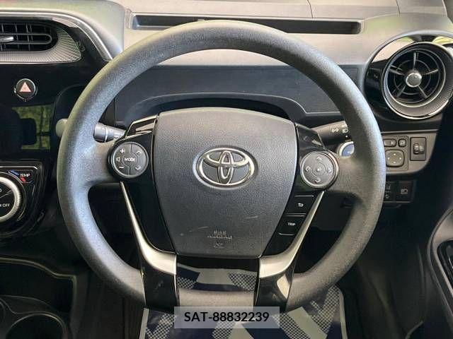 Toyota AQUA 2018-05 314349-8