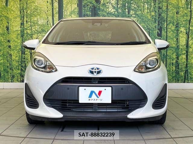 Toyota AQUA 2018-05 314349-14