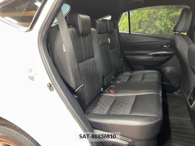 Toyota HARRIER 2017-11 321844-9