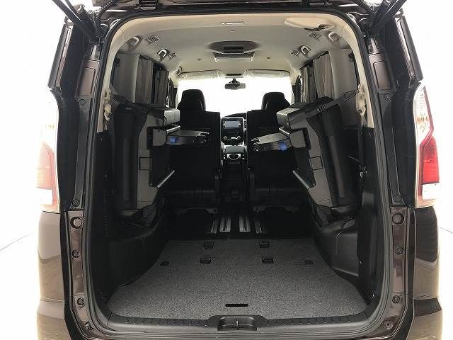 Nissan SERENA 2016-11 188045-19