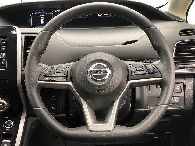 Nissan SERENA 2016-11 188045-14
