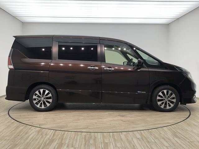 Nissan SERENA 2016-11 188045-17