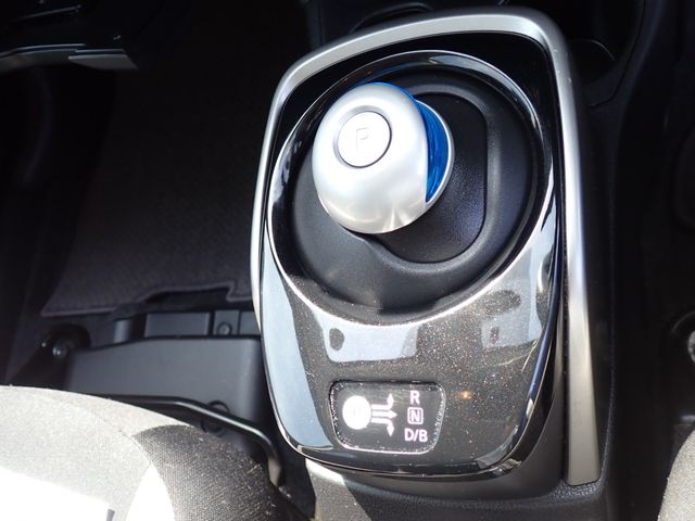 Nissan NOTE 2018-03 865-8