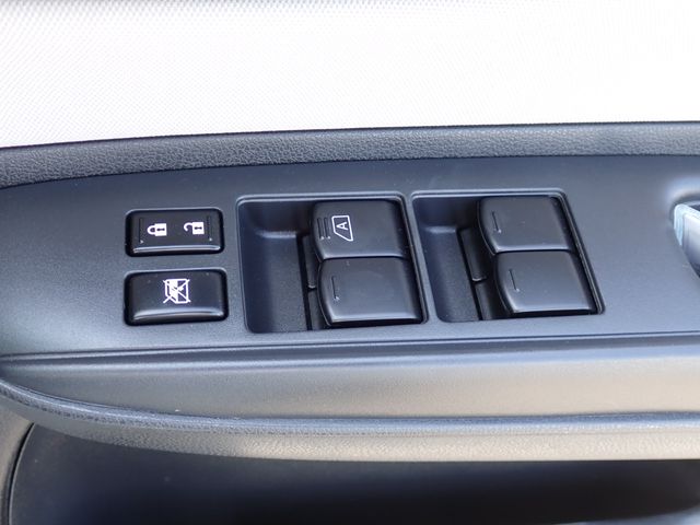Nissan NOTE 2018-03 865-6