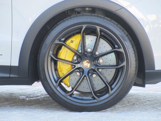 Porsche CAYENNE 2022-07 12226-6
